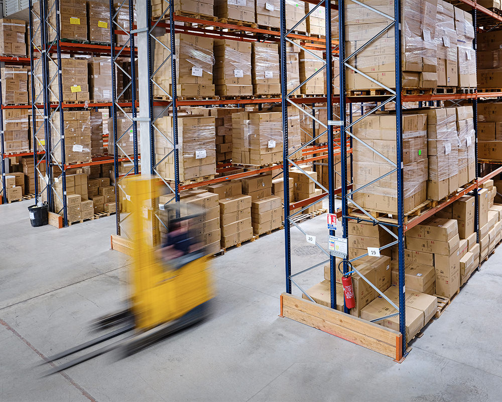 Storage racks in Le Coteau